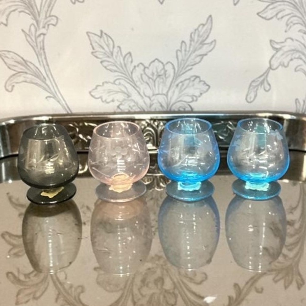 UCagco Etched Glass Mini Brandy Snifters, Set of 4, Vintage Multicolored Glasses